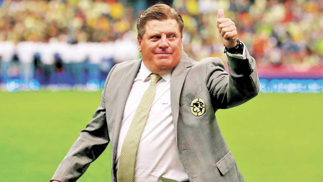 Le aplaude ‘Piojo’ al DT de América