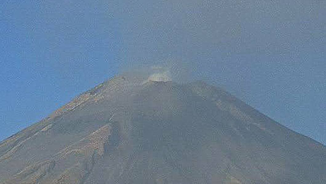 Abre el Popocatépetl el año con actividad a discreción