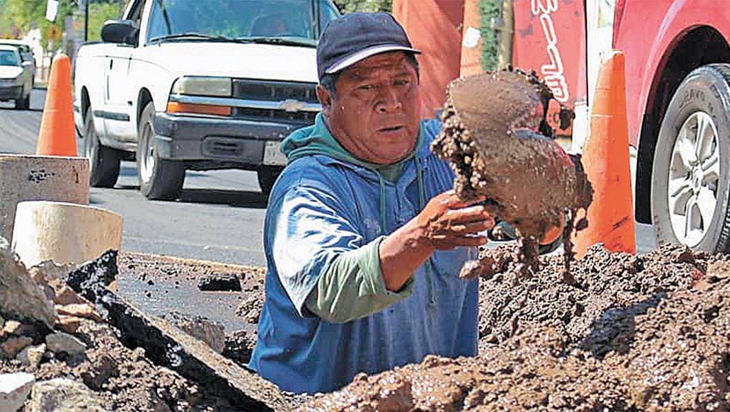 Inicia año SAPAC Cuernavaca con reparación de fugas