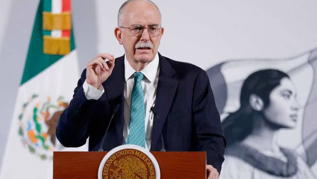 Secretario se arrepiene de tweet