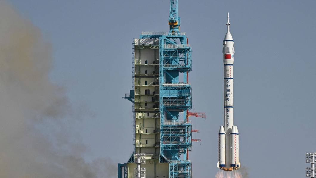 Despegue de la misión Shenzhou-20