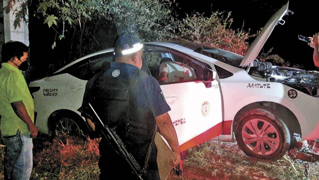 Recuperan taxi… chocado en Morelos