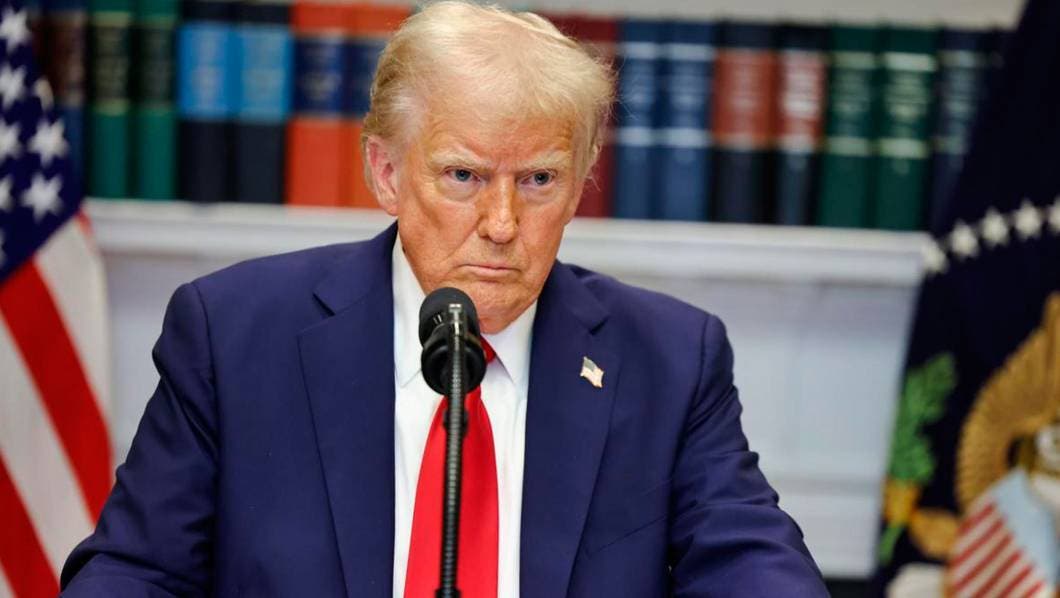 Trump dando un discurso