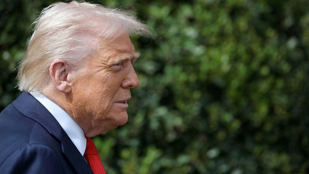 Donald Trump reflexionando