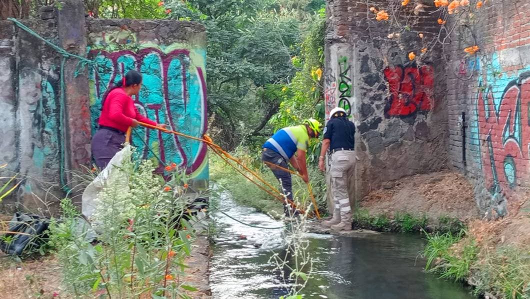 Hallan cuerpo en avanzado estado de descomposición al fondo de una barranca en Cocoyoc, Yautepec