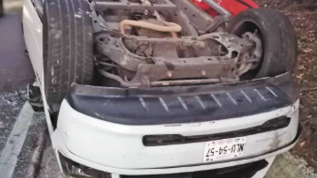 Vuelca en Tres Marías, Huitzilac