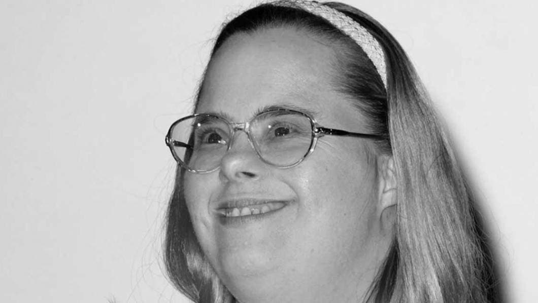 Fallece Andrea Fay Friedman, pionera actriz con s&iacute;ndrome de Down de "La vida sigue su curso"