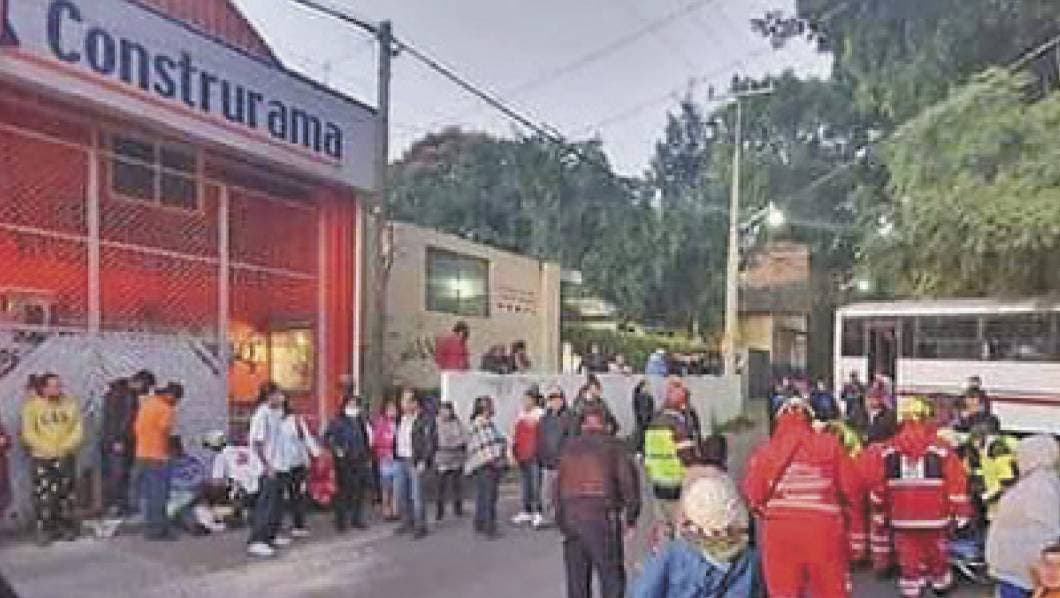 ACCIDENTE - Apoyan a los afectados de accidente en Tepoztlán