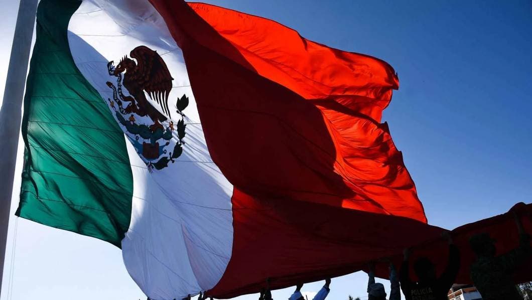 Día de la Bandera: ¿Se paga doble si trabajas el 24 de febrero?