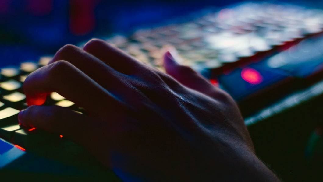 Fiscalía Anticorrupción, asegura documentos y equipo del departamento SITE, por irregularidades