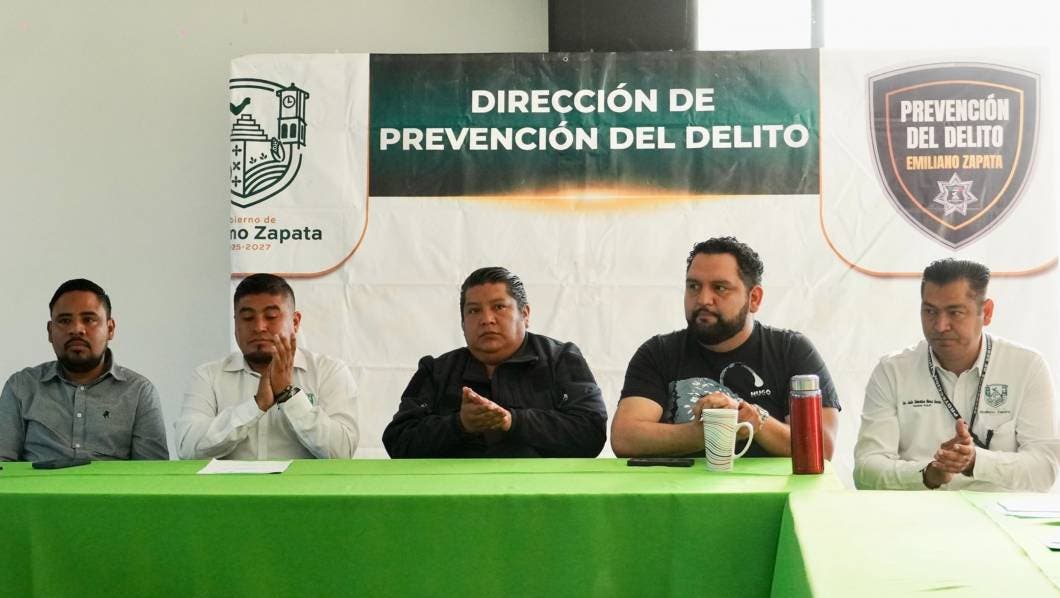 Reunión. Autoridades educativas y de seguridad pública.