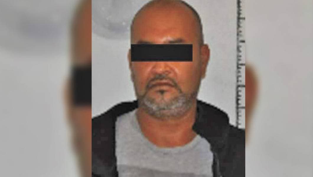 Capturan a un hombre con revólver en Morelos