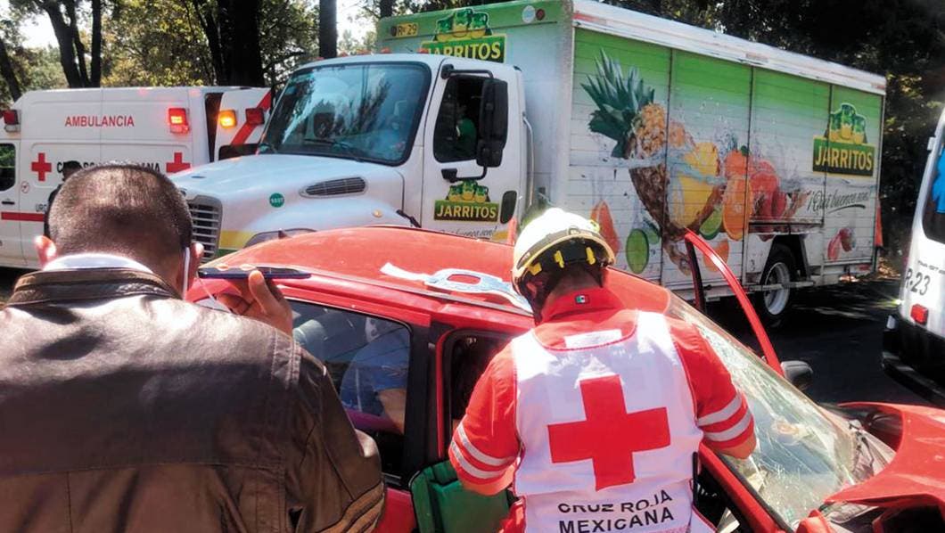 Tres lesionados por choque en las Huertas de San Pedro, Huitzilac