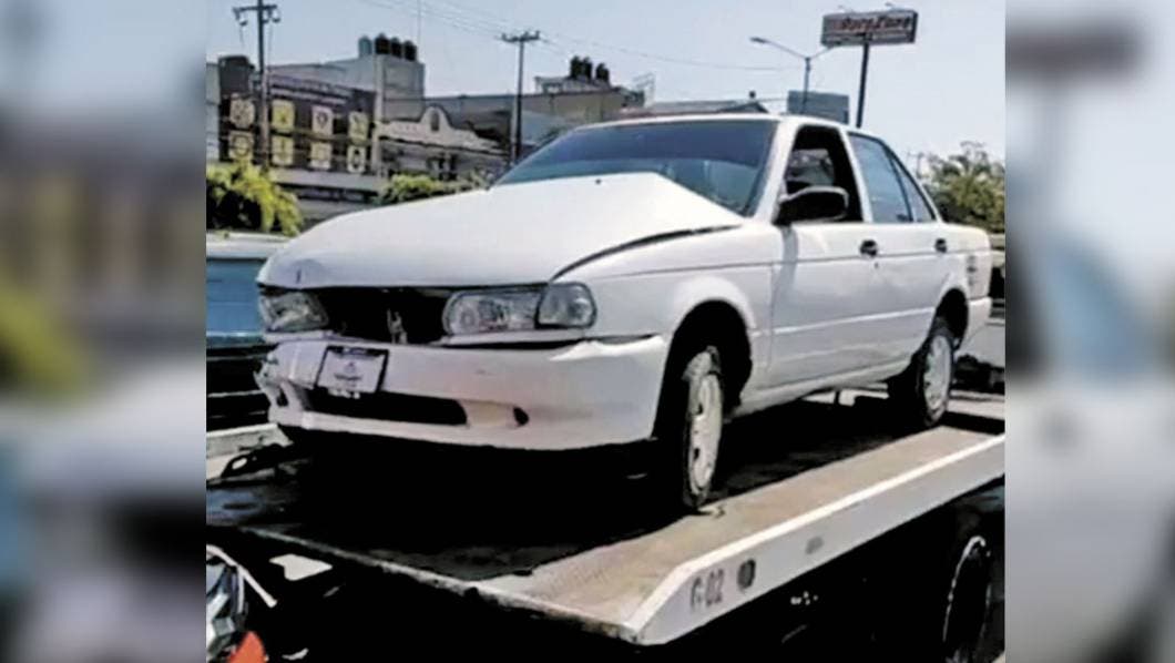 Por falta de precaución chocan dos vehículos 