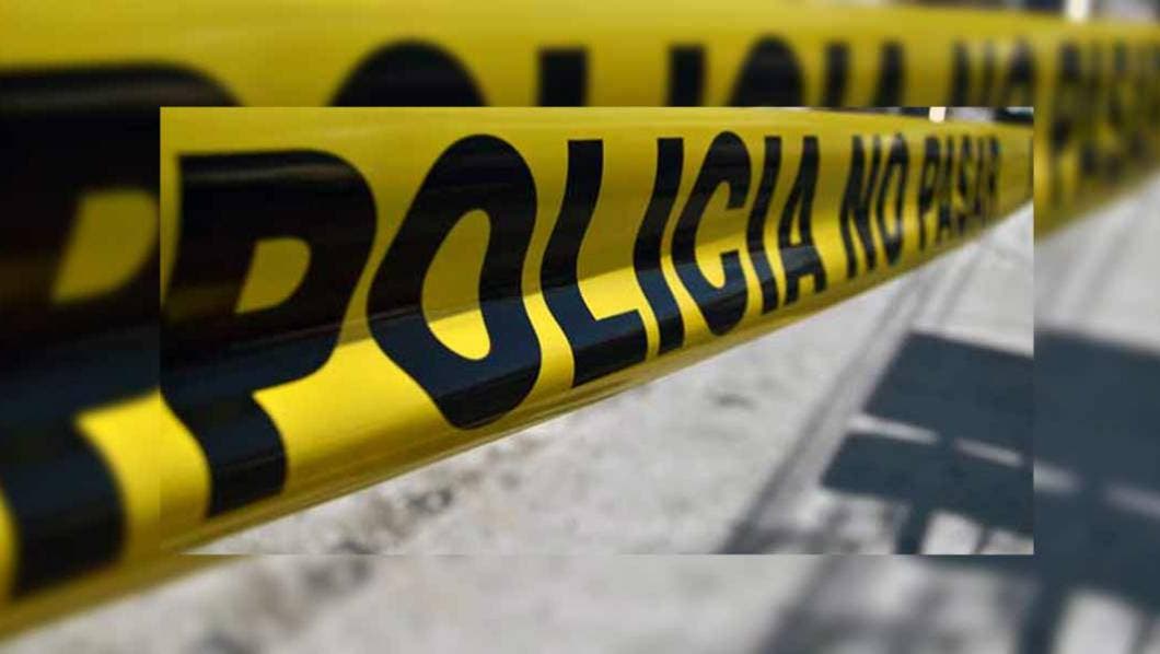 Destrozan vehículos a un hombre en la México-Oaxaca