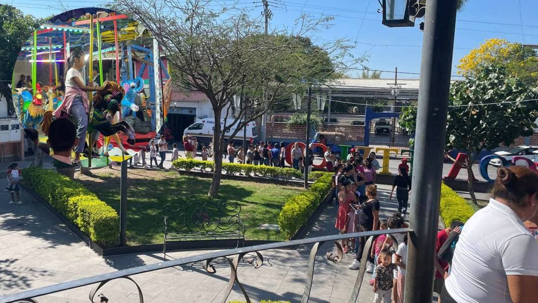 Feria. El alcalde Luis Onofre regaló mil boletos a los menores.