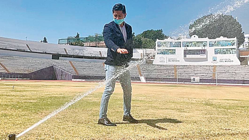 Le dan mantenimiento al estadio Centenario de Cuernavaca