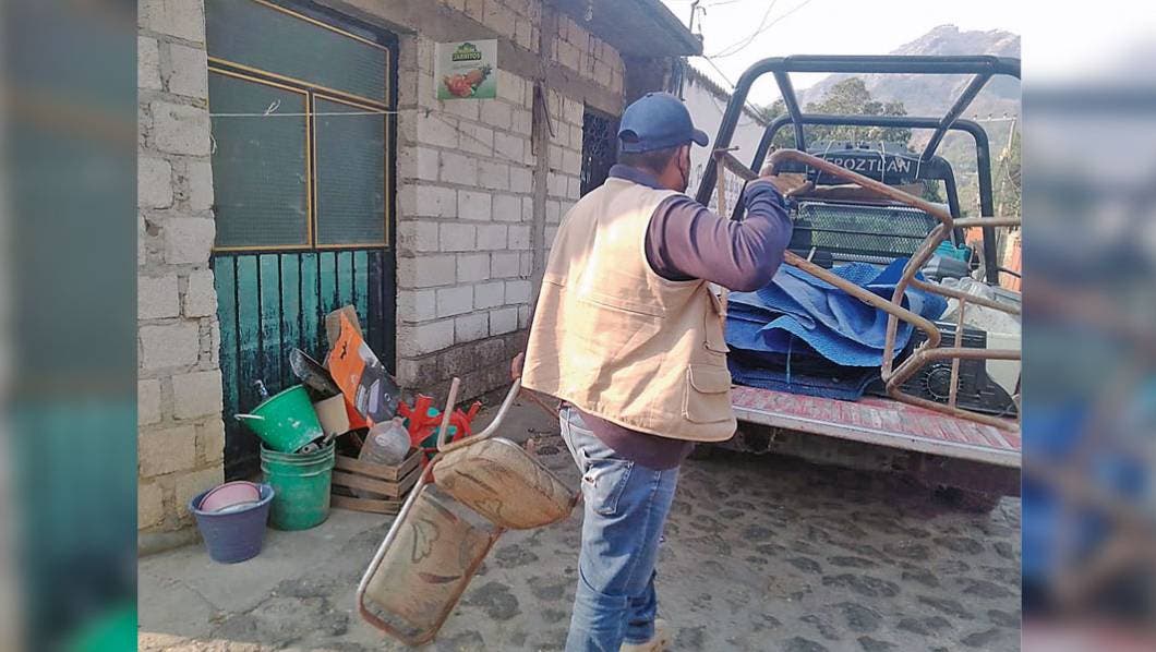Descacharrizan contra mosquito en Tepoztlán