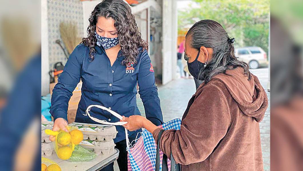 Cierra DIF Cuernavaca el año con entrega de despensas