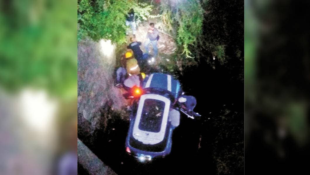 Sobrevive pareja de milagro en la Cuernavaca-Acapulco