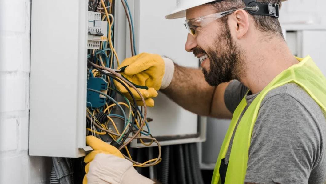 trabajos mejor pagados, título universitario, México, 2025