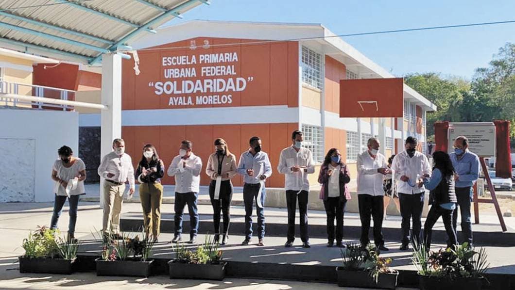 Entregan autoridades en Ayala escuela rehabilitada