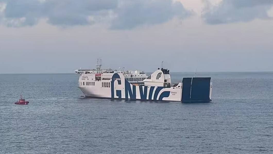 Se incendia ferry con más de 400 personas que se encontraba cerca de Ibiza 