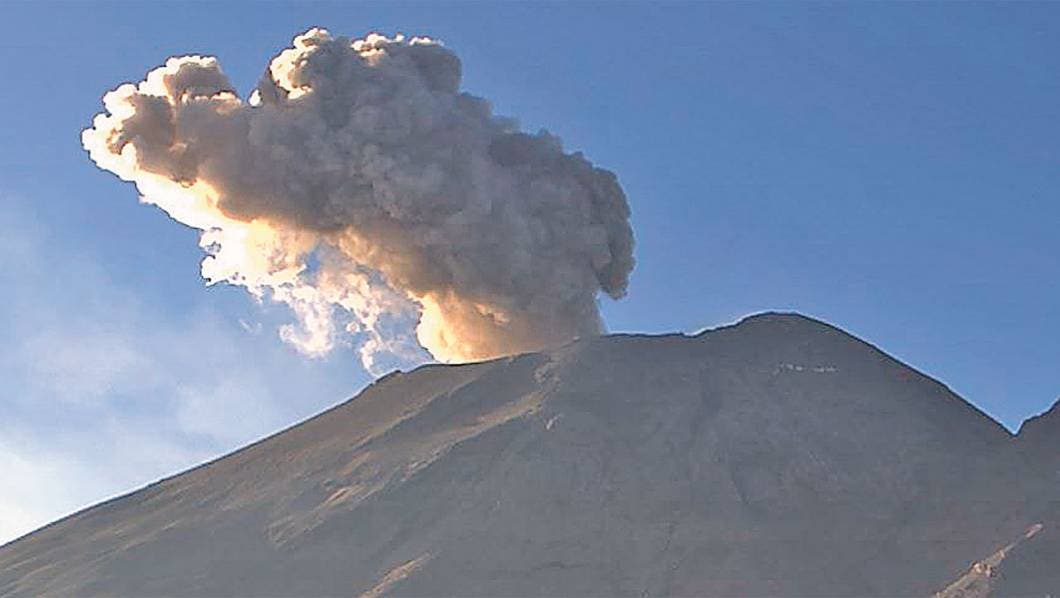 Se mantiene activo el Popocatépetl