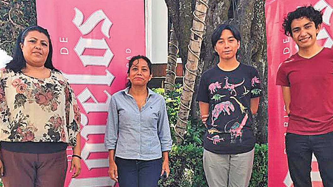 Galardonan a 10 jóvenes morelenses en competencia nacional de Física