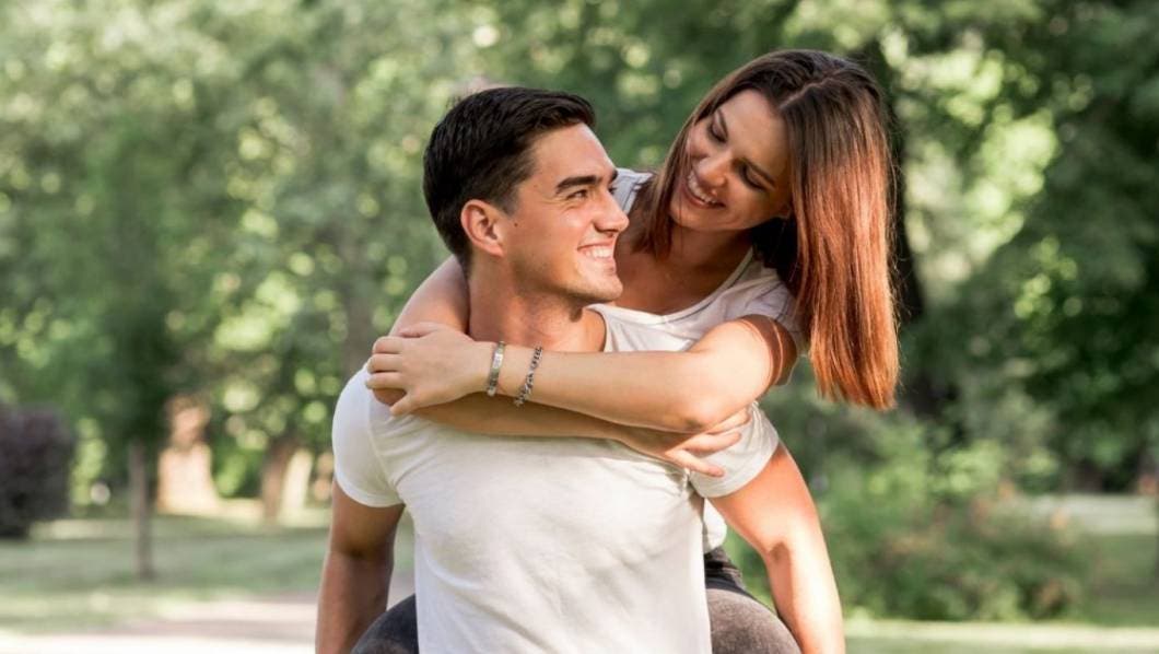 enamorado, señales, no verbales, amor, pareja