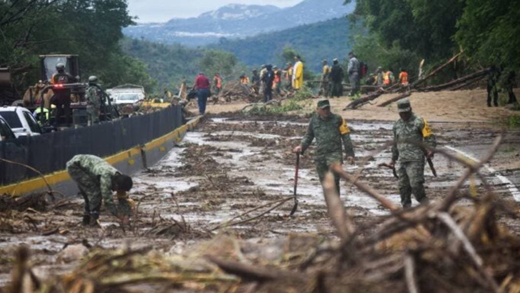 Devastación en Acapulco: Huracán "Otis" deja al menos 27 muertos y 4 desaparecidos