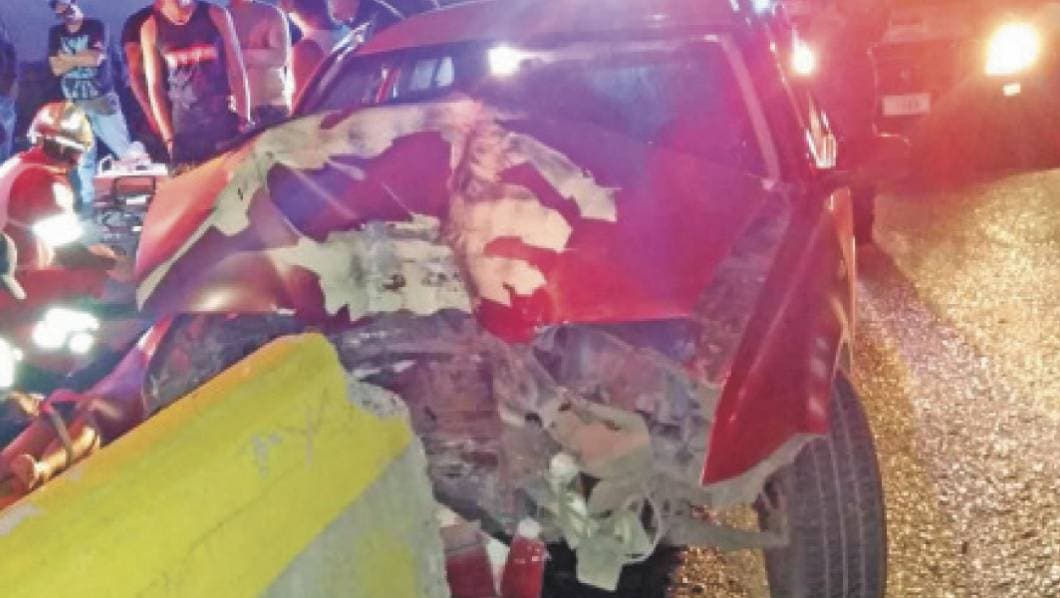 Impacta contra un muro en Cuernavaca