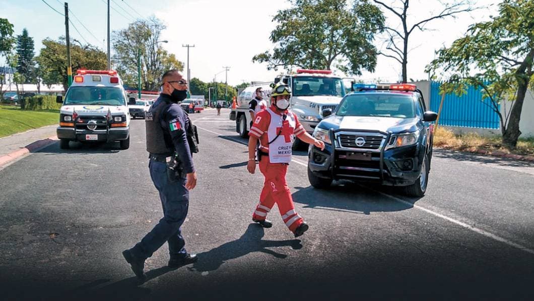 Evacuan a 142 por incendio en CIVAC, Jiutepec