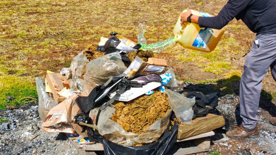 FGR incinera más de 67 kilos de narcóticos y destruye objetos del delito en Huitzilac