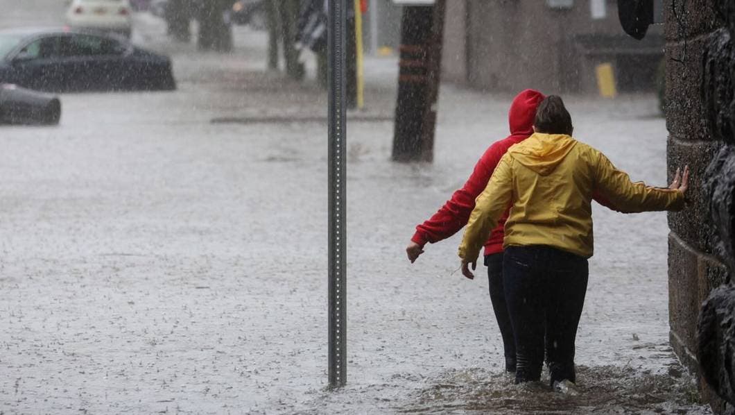 Estado de emergencia en Nueva York por inundaciones: Hay caos en todas las vías de comunicación