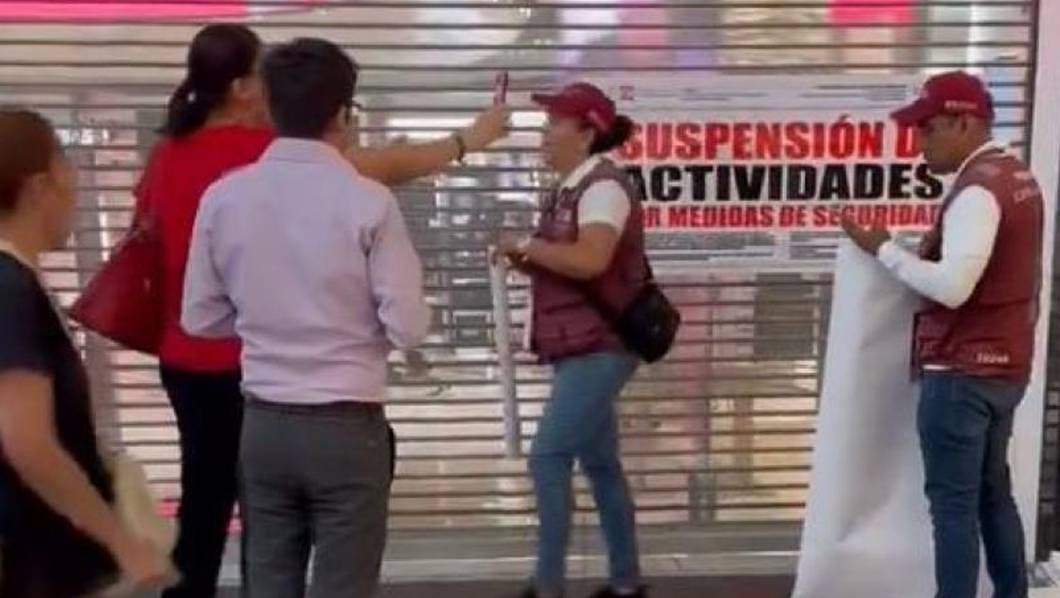 VIDEO: Clausuran tienda departamental en Perisur de la Ciudad de México con empleados y clientes adentro