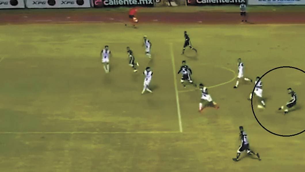 Golazo. El morelense marcó desde fuera del área de los Cimarrones.