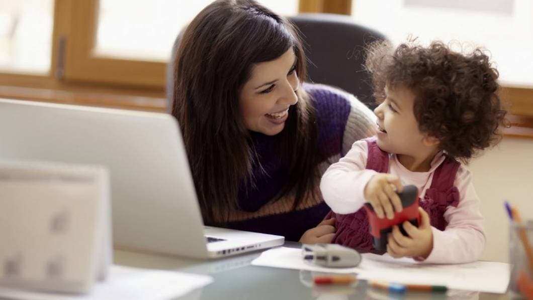 ¿Eres madre soltera y estudias? Puedes obtener 4 mil pesos mensuales con esta beca