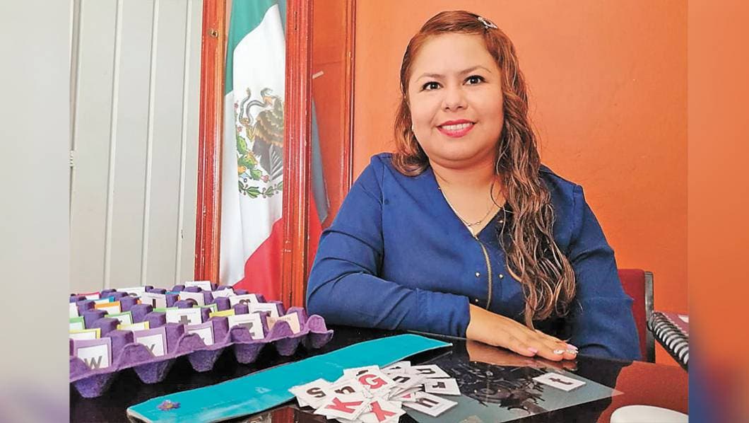 La maestra. Ana Karen Zarraga Salgado, lleva 10 años educando a los niños de Morelos
