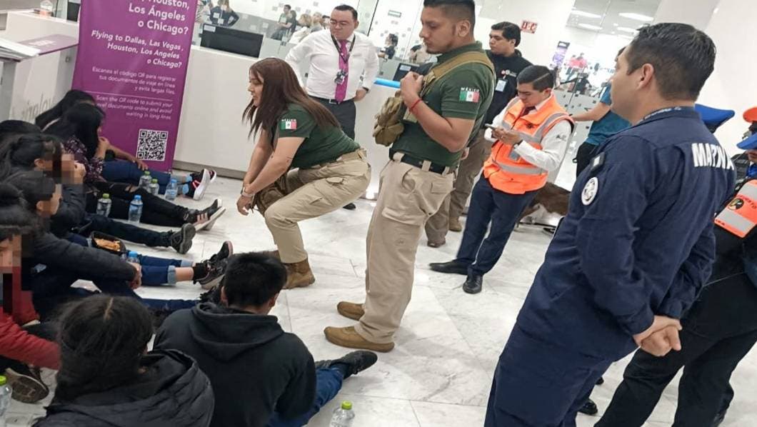 Rescata la Marina a ocho menores que viajaban con identificaciones falsa, el adulto que los acompañaba huyó.