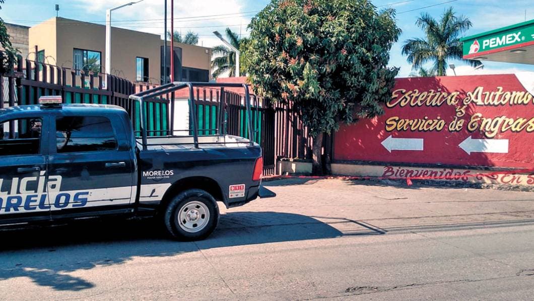 Asesinan a dos hombres dentro de bar en Jiutepec