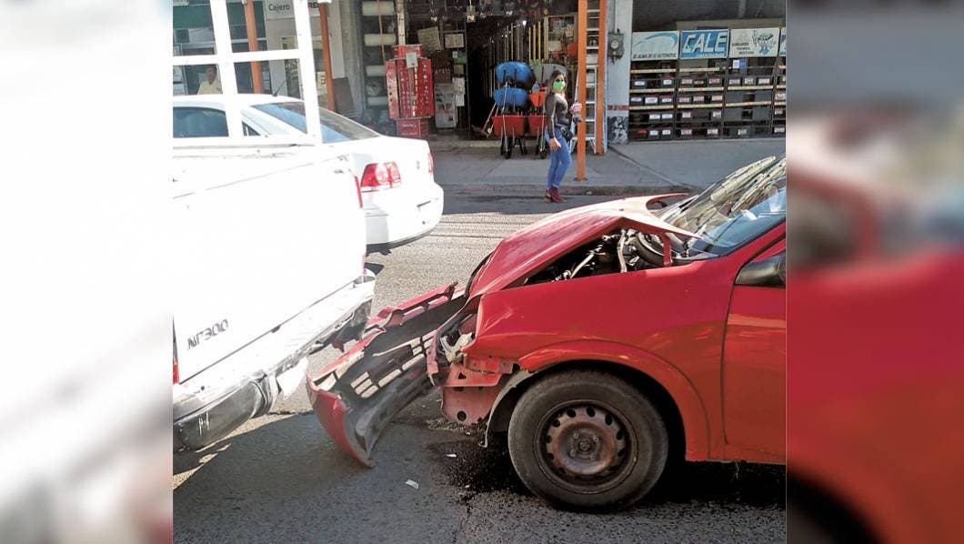 Cuantiosos daños deja un choque