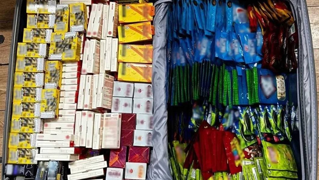 Mujer es detenida con más de 600 productos comestibles de cannabis 