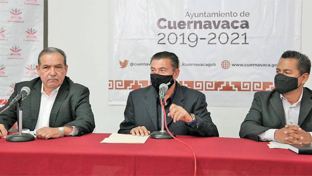 En conferencia. A nombre del alcalde, Antonio Villalobos Adán, el vocero del Ayuntamiento de Cuernavaca, Carlos Félix Gaxiola expresó sus condolencias a las familias de las víctimas.