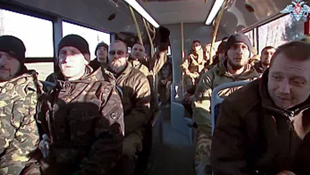 Liberan Rusia y Ucrania a 95 prisioneros de guerra cada uno en un nuevo canje