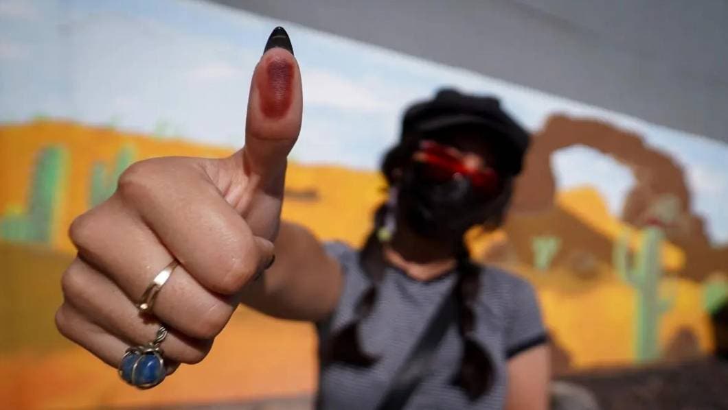 ¿Por qué no deberías compartir fotografía de tu pulgar después de votar? Aquí te decimos