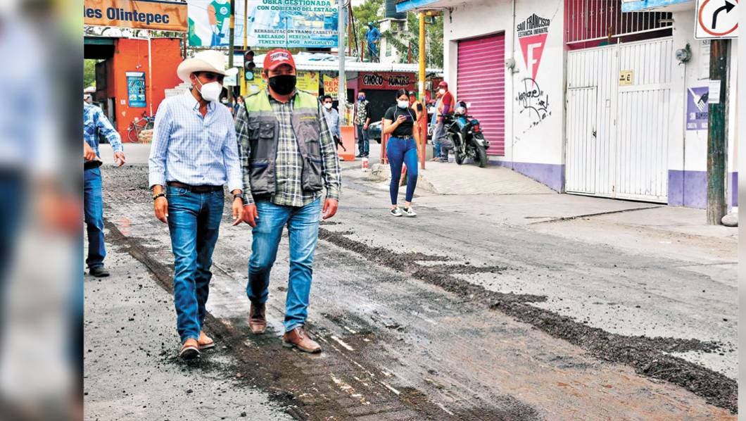 Reencarpetan tramo carretero en Ayala