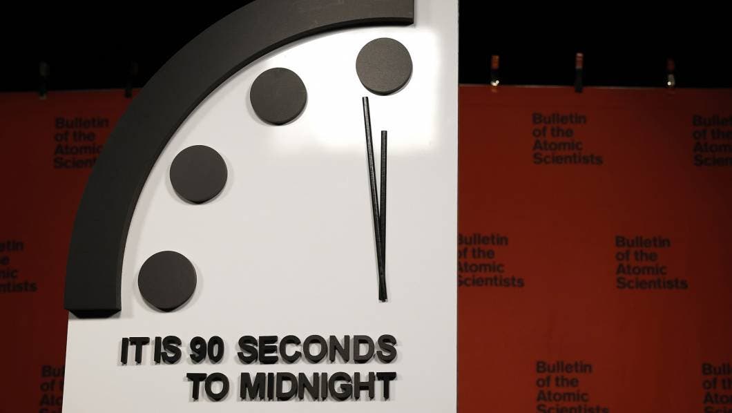 El "Reloj del Juicio Final" está a 90 segundos del Apocalipsis ¿Por qué debería importarnos?