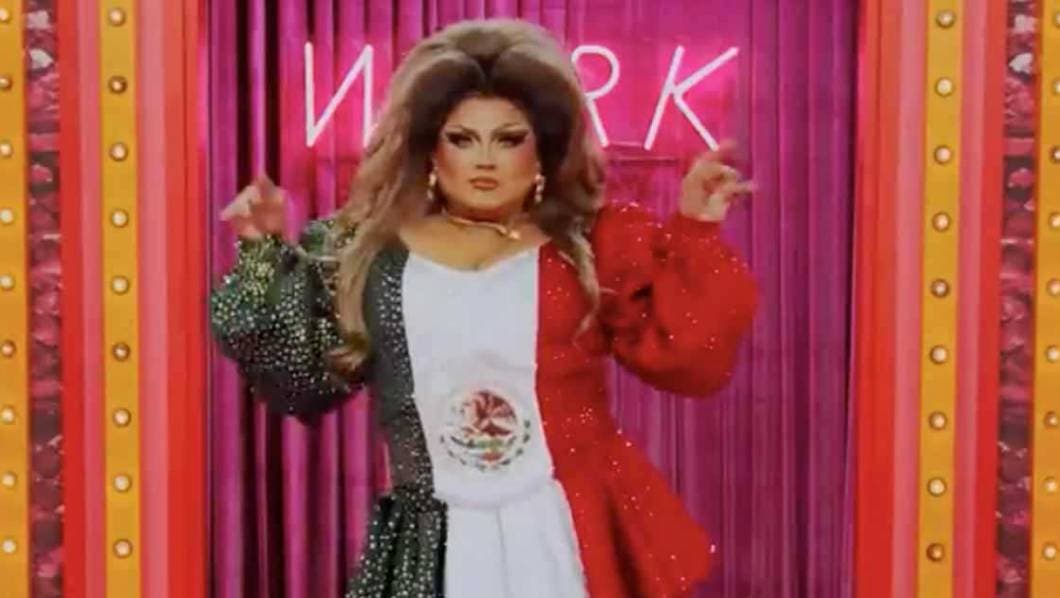 ¿Será multada? Concursante de RuPaul's Drag Race usa la bandera de México en su vestuario