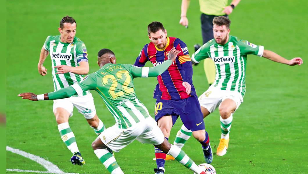 Ya son segundos: saca Barcelona triunfo con apuros